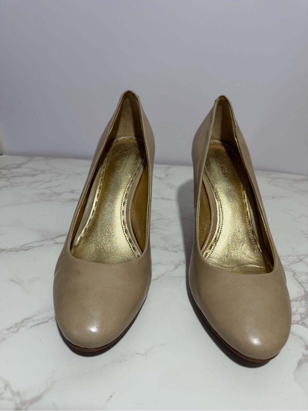 Coach Sheri Classic Women's Taupe Leather Pumps - 7B - Picture 2 of 8